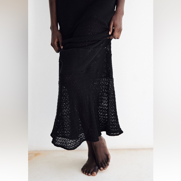 Zara LONG V-NECK DRESS WITH STRAPS. Black. Sizes S, M. New with Tags. - Picture 2 of 9